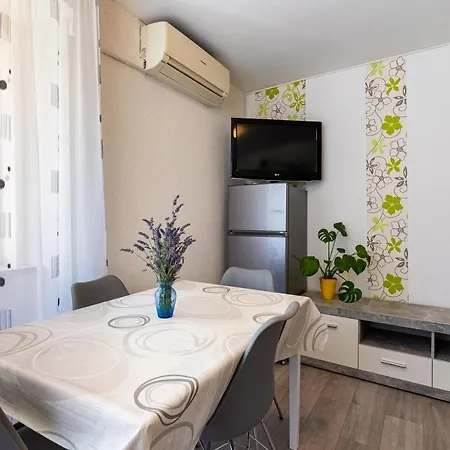 Antonija Apartment *